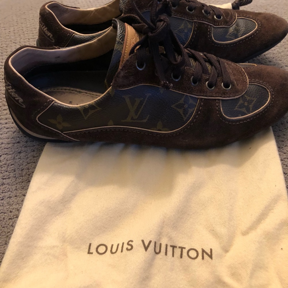 Louis Vuitton Sneakers - Picture 8 of 15